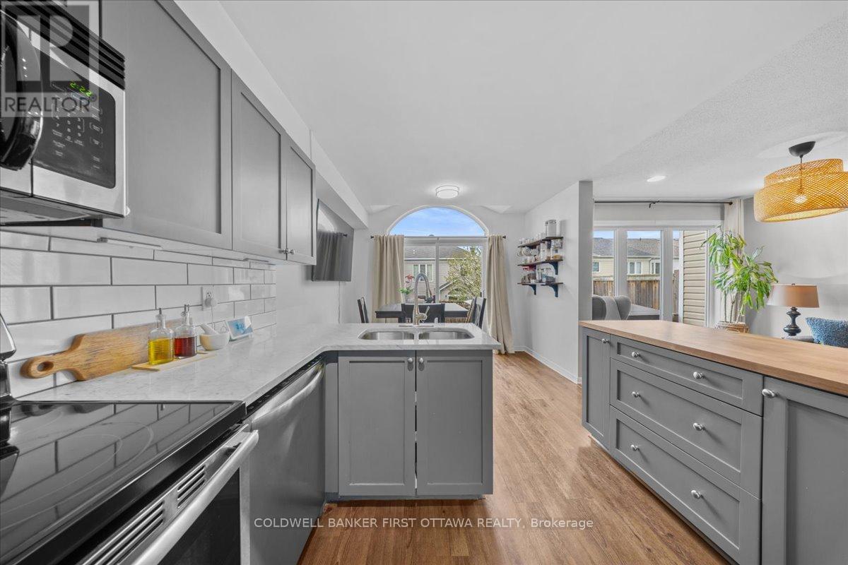 218 Flamborough Way, Ottawa, Ontario  K2W 1G5 - Photo 9 - X13141804