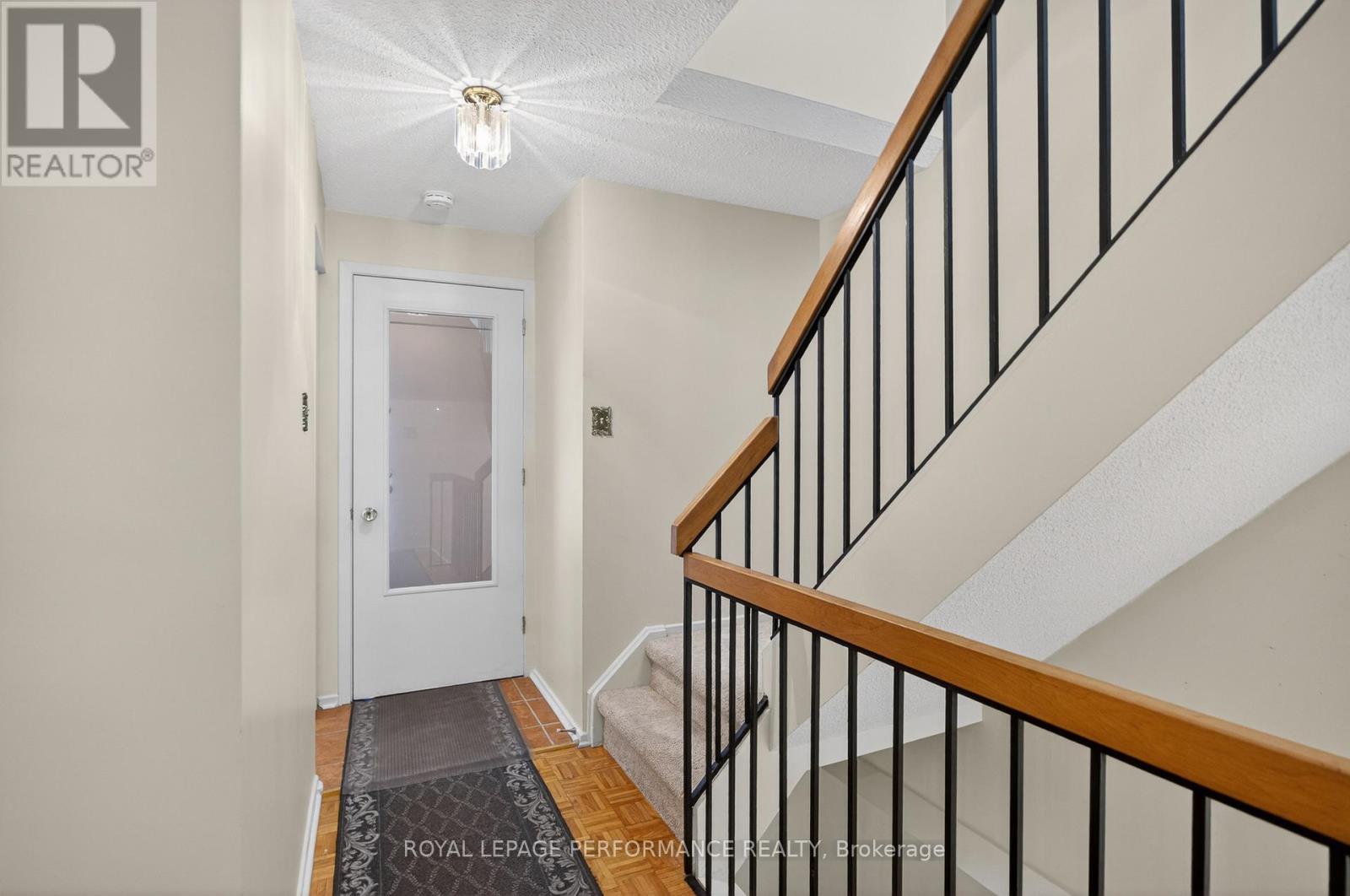 402 Duval Lane, Ottawa, Ontario  K1E 2K2 - Photo 11 - X13141816