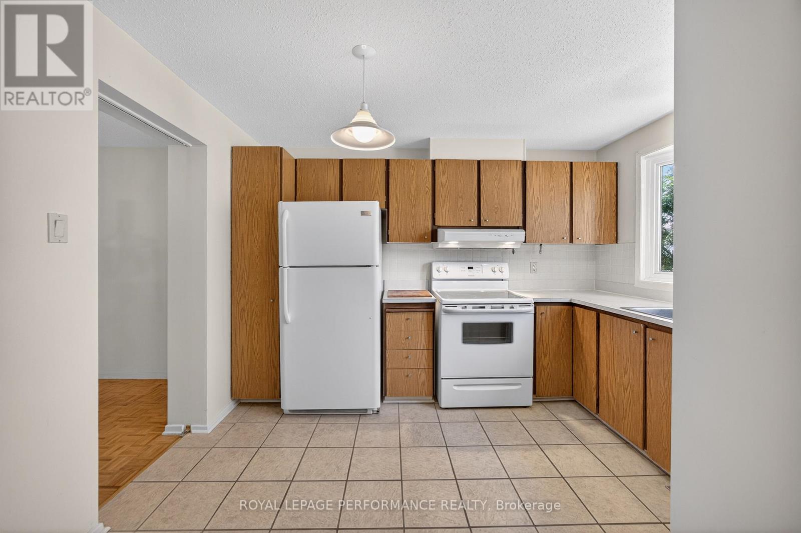 402 Duval Lane, Ottawa, Ontario  K1E 2K2 - Photo 12 - X13141816