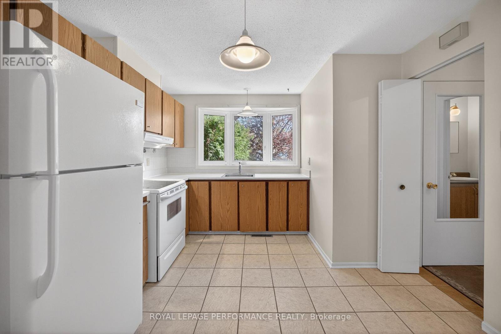 402 Duval Lane, Ottawa, Ontario  K1E 2K2 - Photo 16 - X13141816