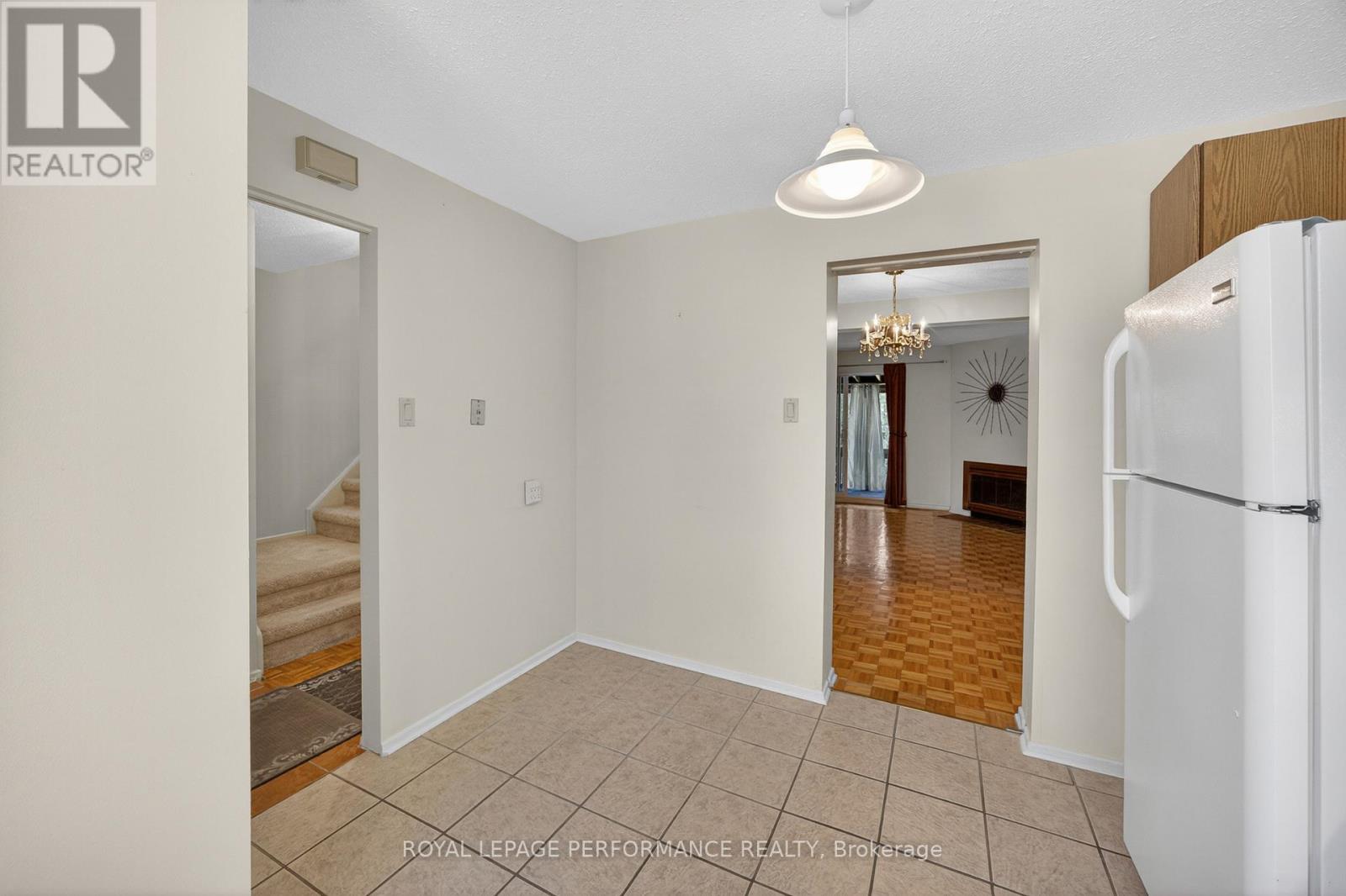 402 Duval Lane, Ottawa, Ontario  K1E 2K2 - Photo 17 - X13141816