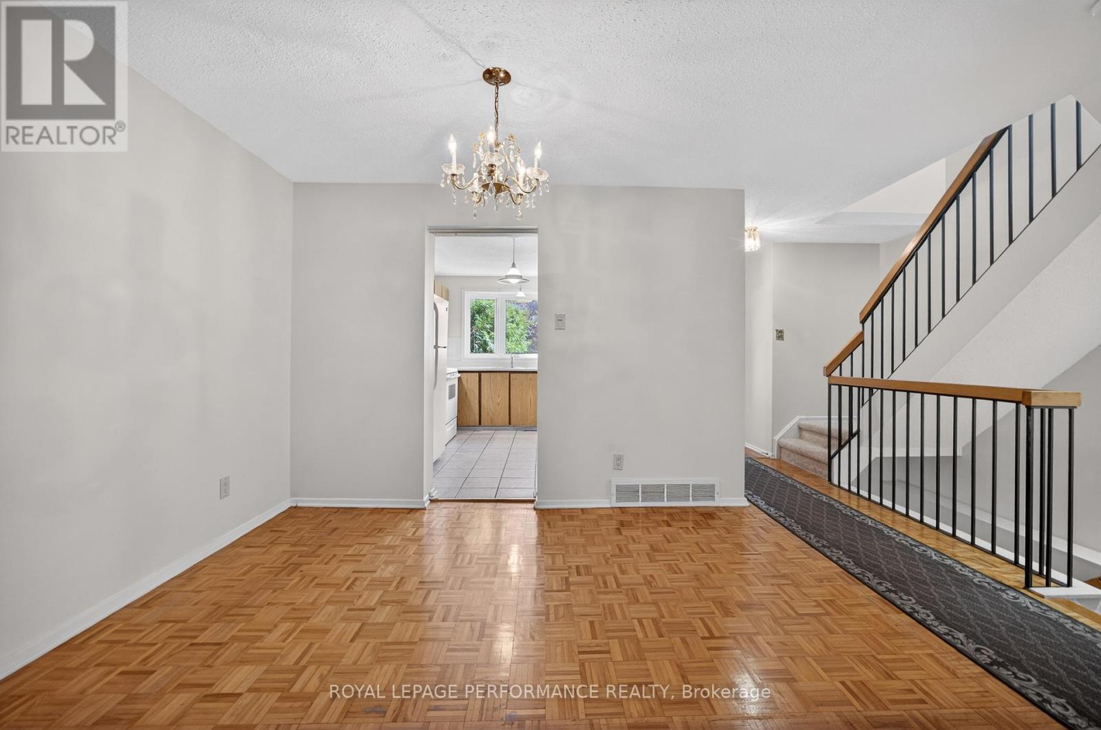 402 Duval Lane, Ottawa, Ontario  K1E 2K2 - Photo 18 - X13141816