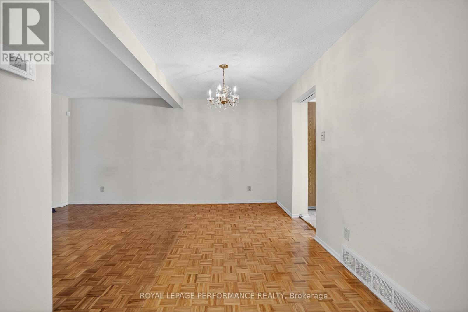 402 Duval Lane, Ottawa, Ontario  K1E 2K2 - Photo 20 - X13141816