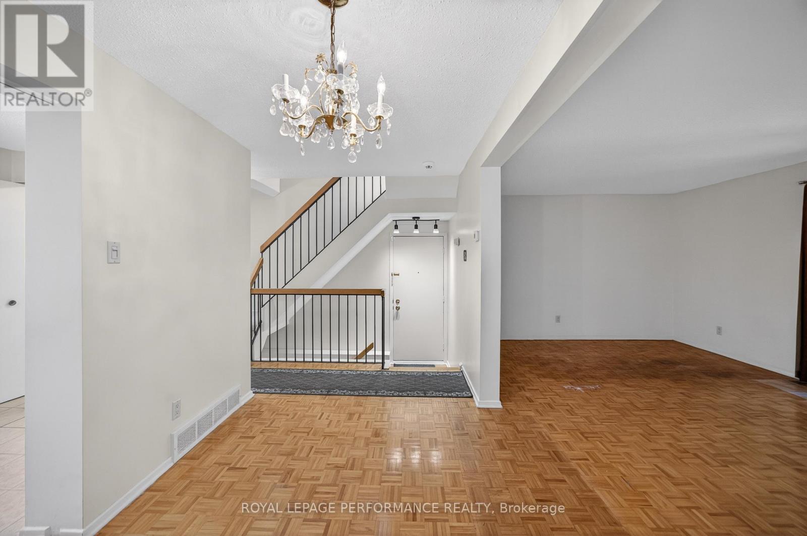 402 Duval Lane, Ottawa, Ontario  K1E 2K2 - Photo 22 - X13141816