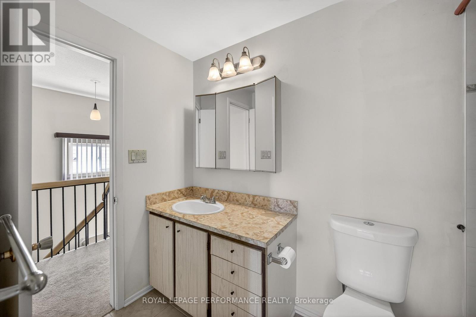 402 Duval Lane, Ottawa, Ontario  K1E 2K2 - Photo 33 - X13141816