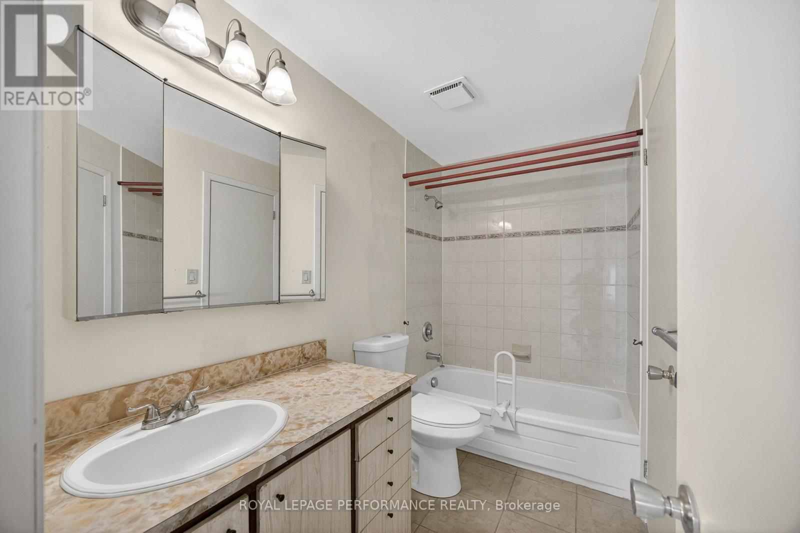 402 Duval Lane, Ottawa, Ontario  K1E 2K2 - Photo 34 - X13141816