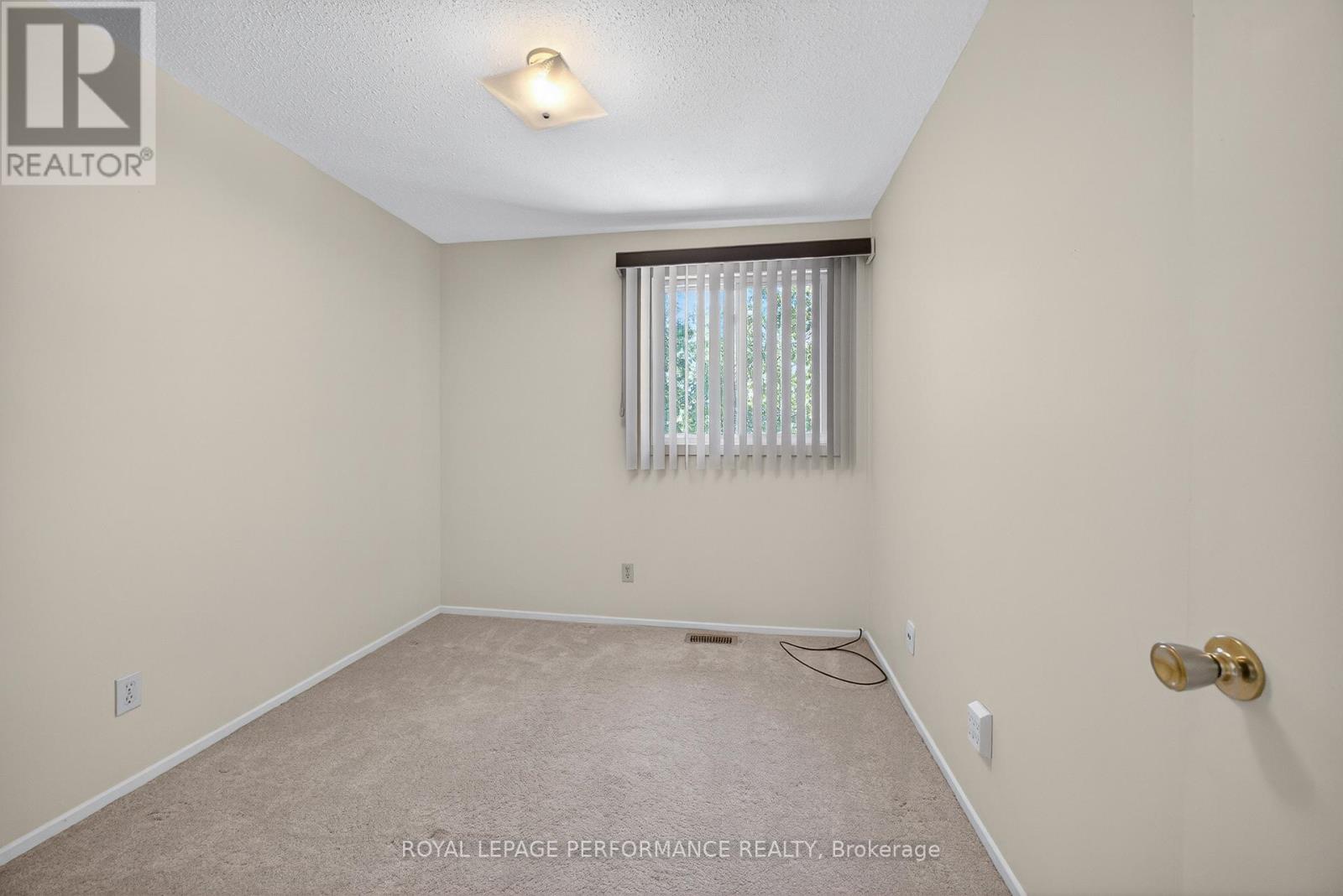 402 Duval Lane, Ottawa, Ontario  K1E 2K2 - Photo 36 - X13141816