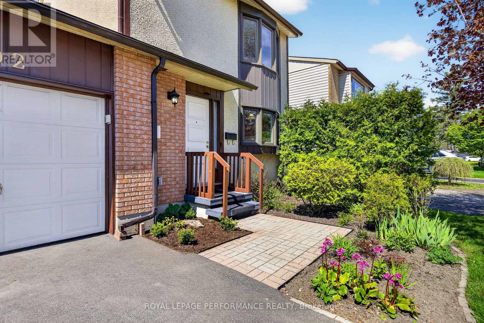 402 Duval Lane, Ottawa, Ontario  K1E 2K2 - Photo 5 - X13141816