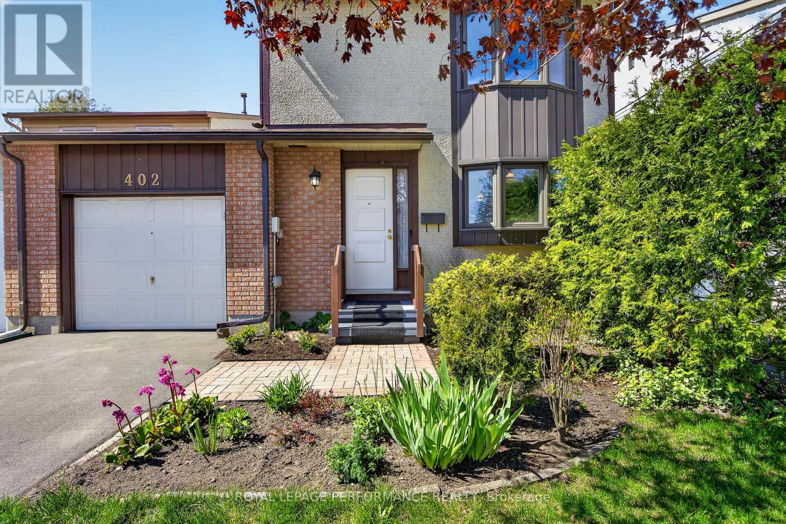 402 Duval Lane, Ottawa, Ontario  K1E 2K2 - Photo 6 - X13141816