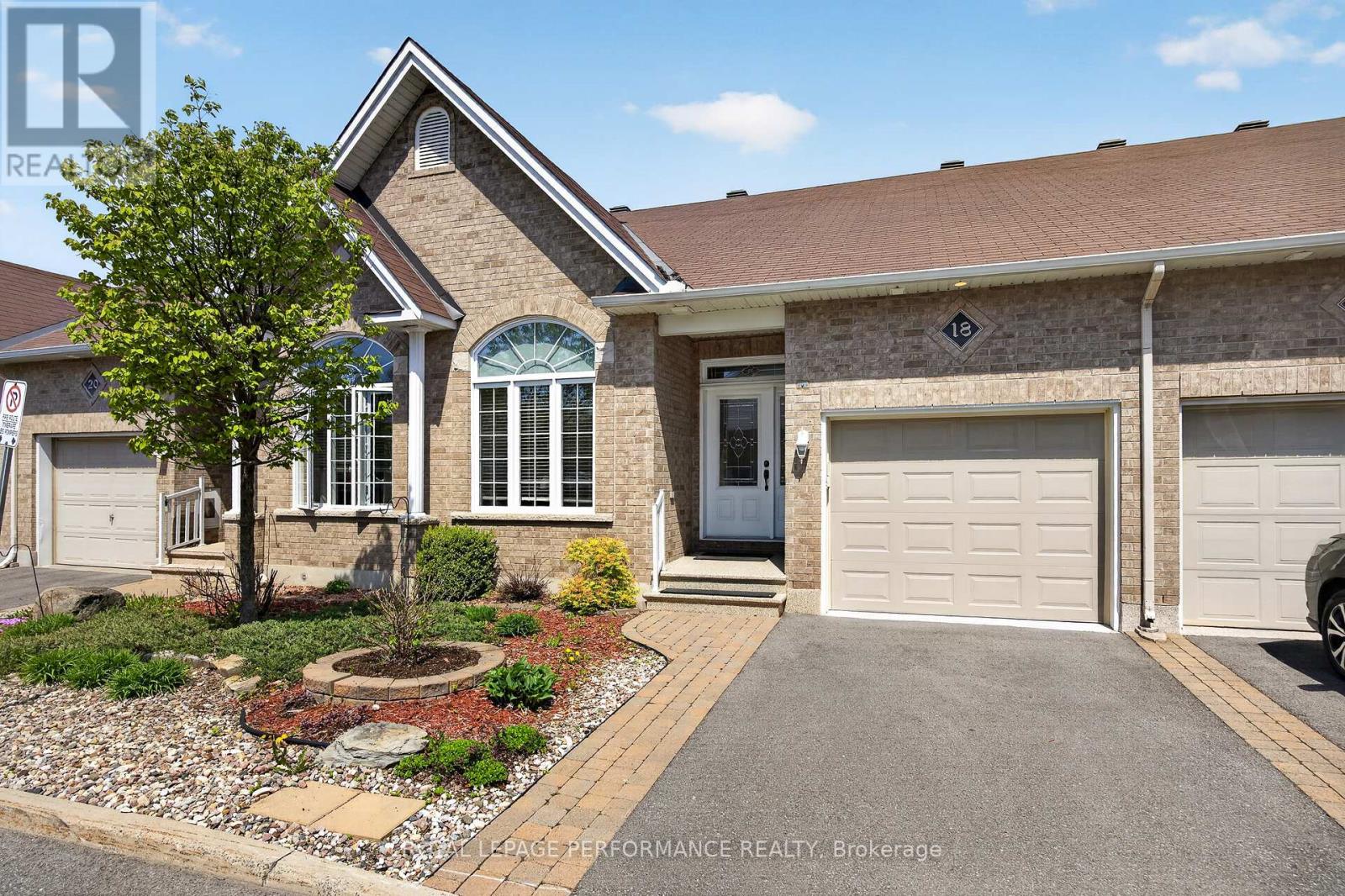 18 Chapelier Private, Ottawa, Ontario  K1E 3Y1 - Photo 3 - X13141830