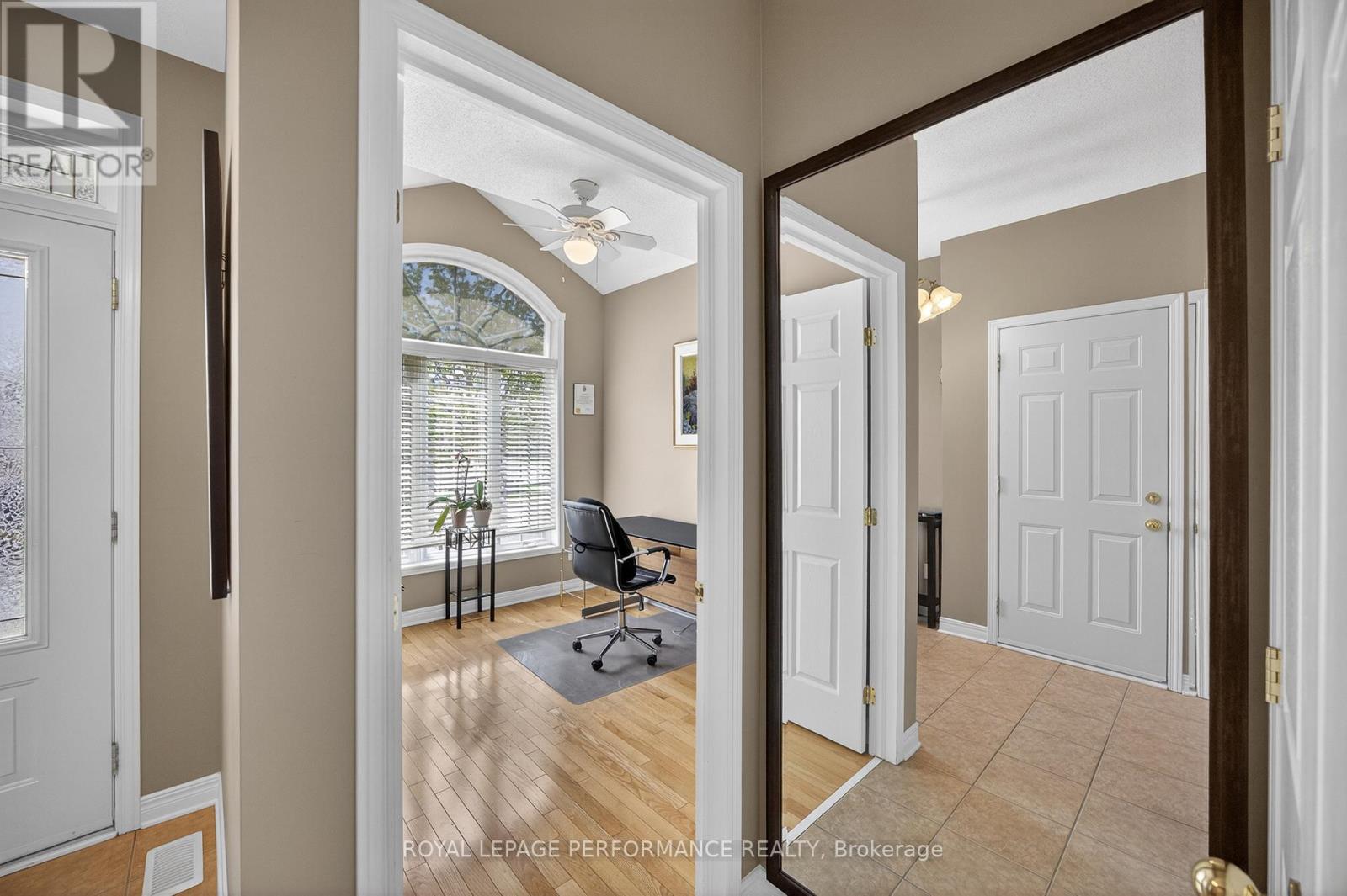 18 Chapelier Private, Ottawa, Ontario  K1E 3Y1 - Photo 6 - X13141830