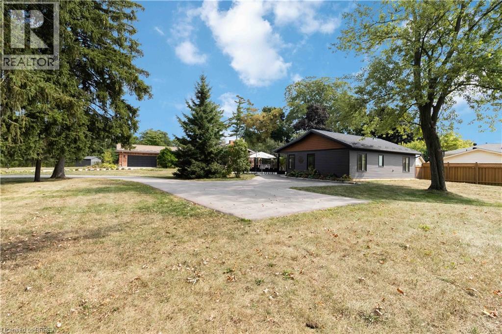 232 Paris Road, Brantford, Ontario  N3R 1J4 - Photo 4 - 40830386