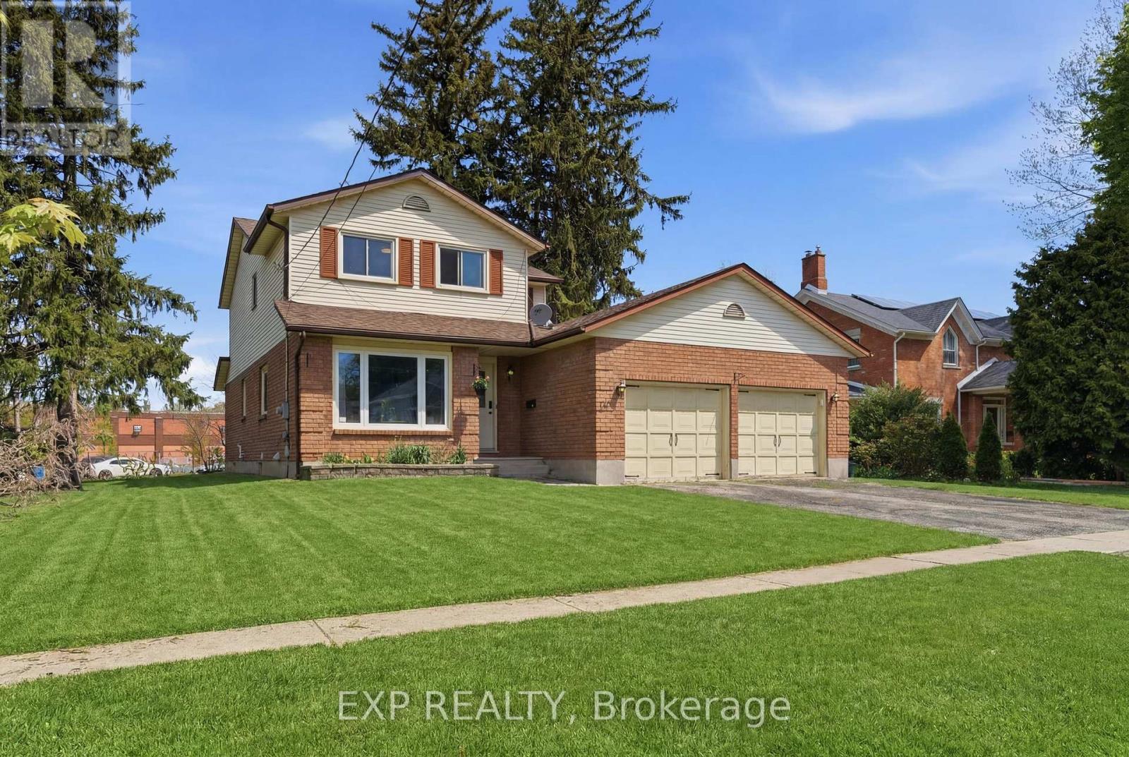 25 Edmund Street, St. Catharines, Ontario  L2R 2G3 - Photo 1 - X13141818