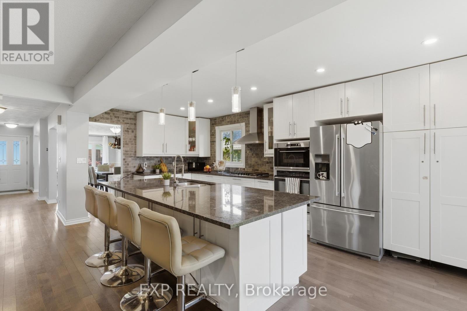 25 Edmund Street, St. Catharines, Ontario  L2R 2G3 - Photo 2 - X13141818