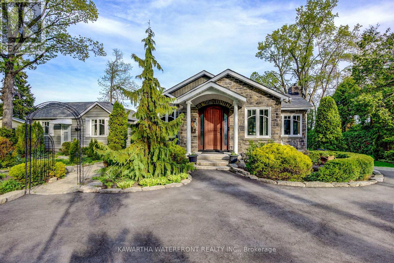 48 Maple Avenue, Kawartha Lakes, Ontario  K0M 2B0 - Photo 4 - X12893708