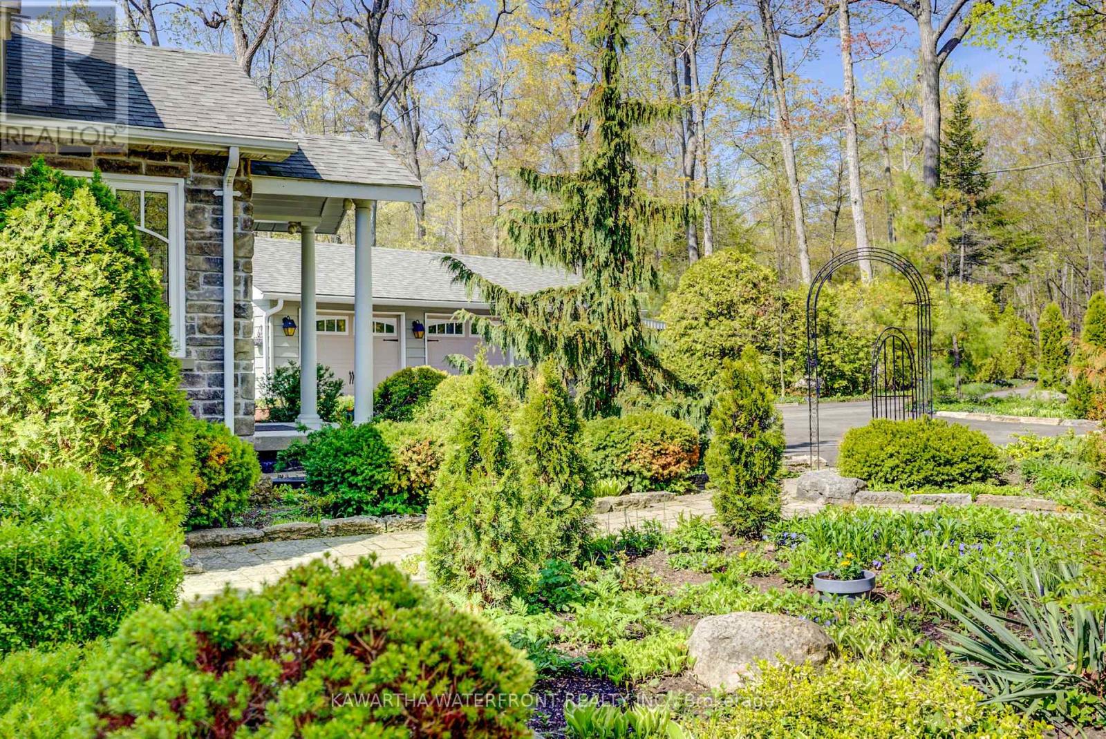 48 Maple Avenue, Kawartha Lakes, Ontario  K0M 2B0 - Photo 43 - X12893708