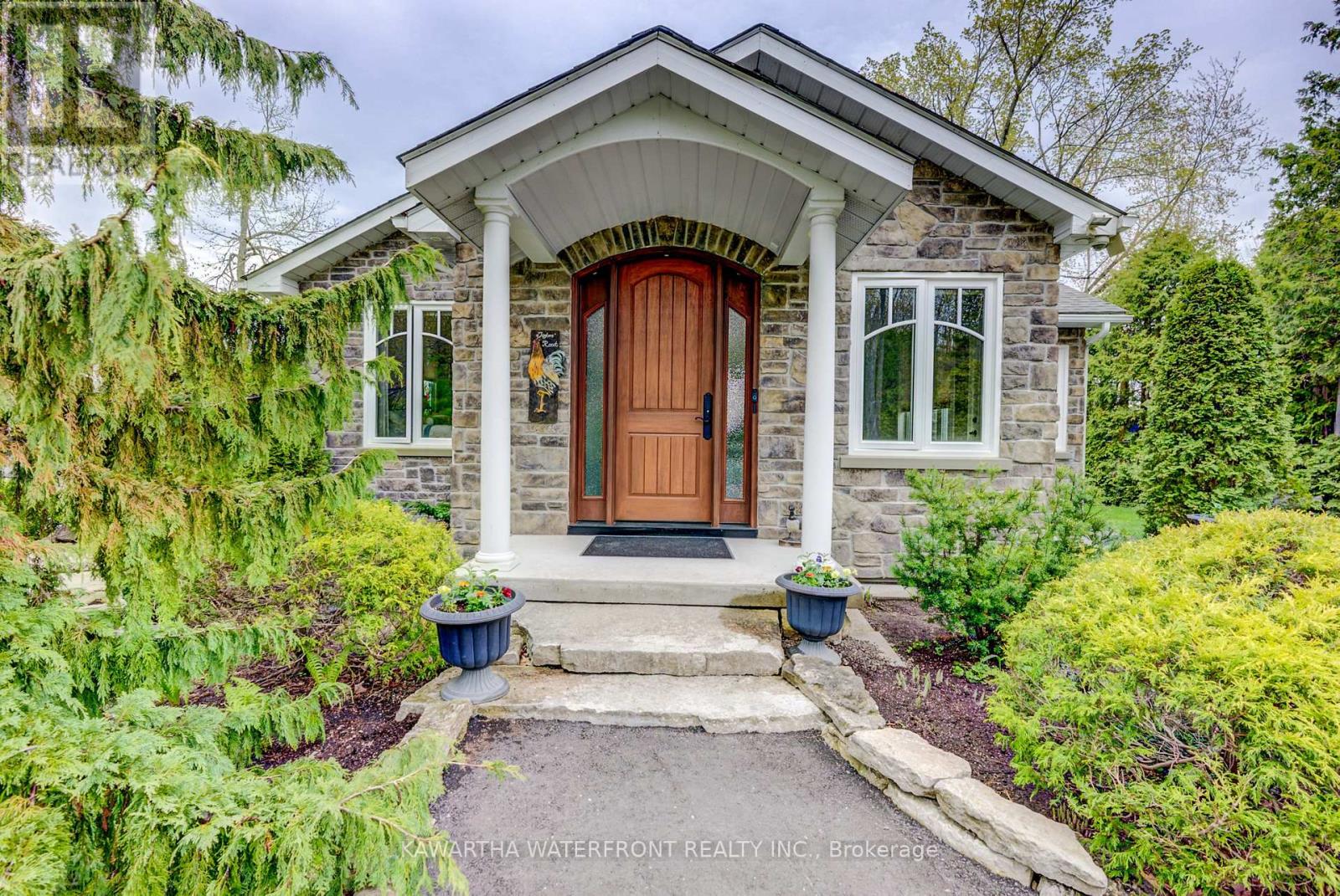 48 Maple Avenue, Kawartha Lakes, Ontario  K0M 2B0 - Photo 5 - X12893708
