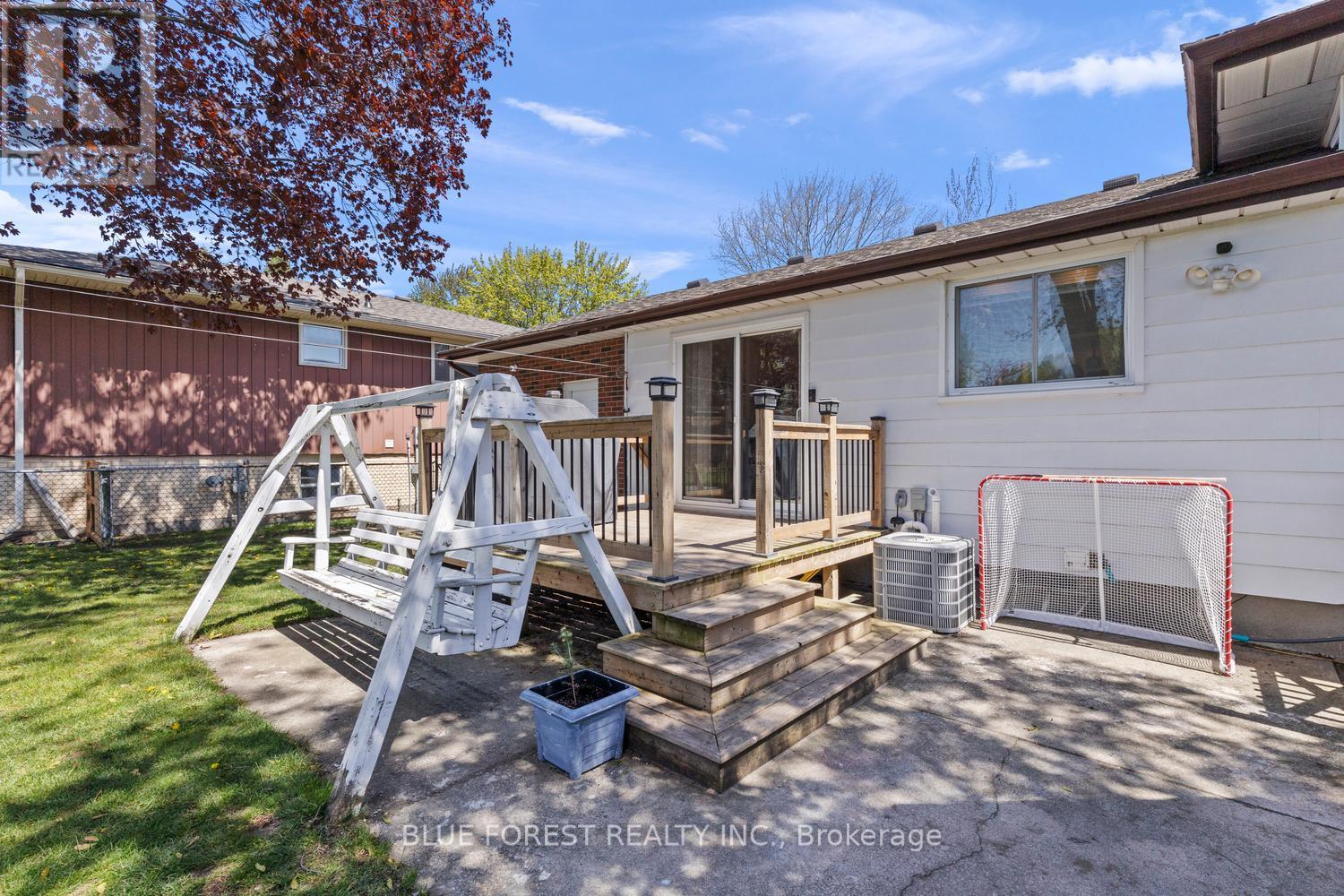 16 Dell Drive, Strathroy-Caradoc, Ontario  N7G 3N5 - Photo 38 - X13141706