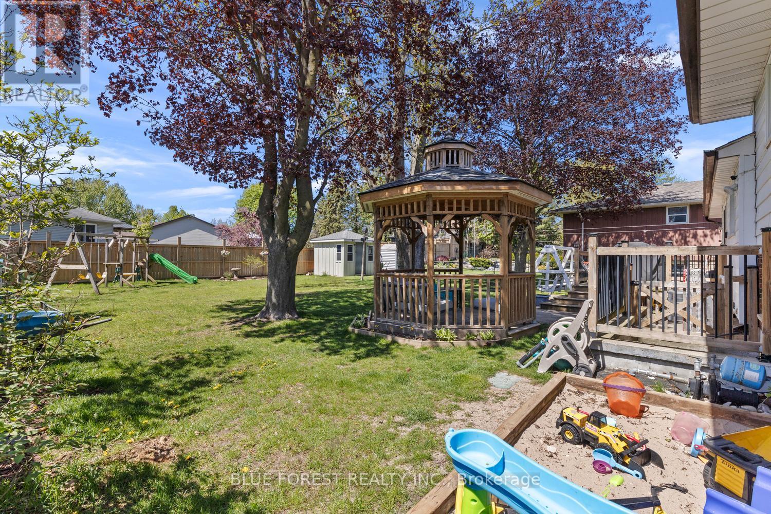 16 Dell Drive, Strathroy-Caradoc, Ontario  N7G 3N5 - Photo 42 - X13141706