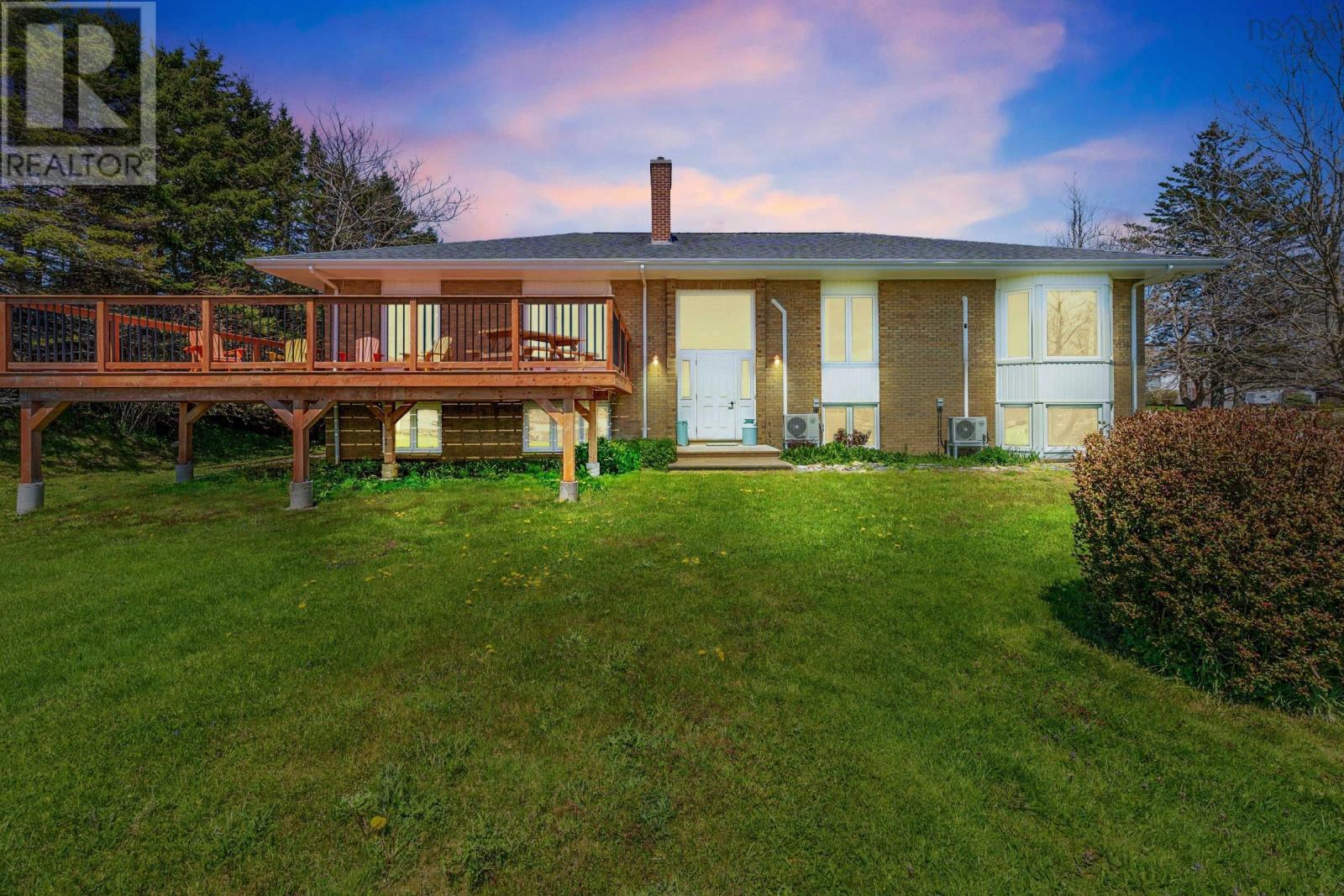18-20 Harbourview Drive, Yarmouth, Nova Scotia