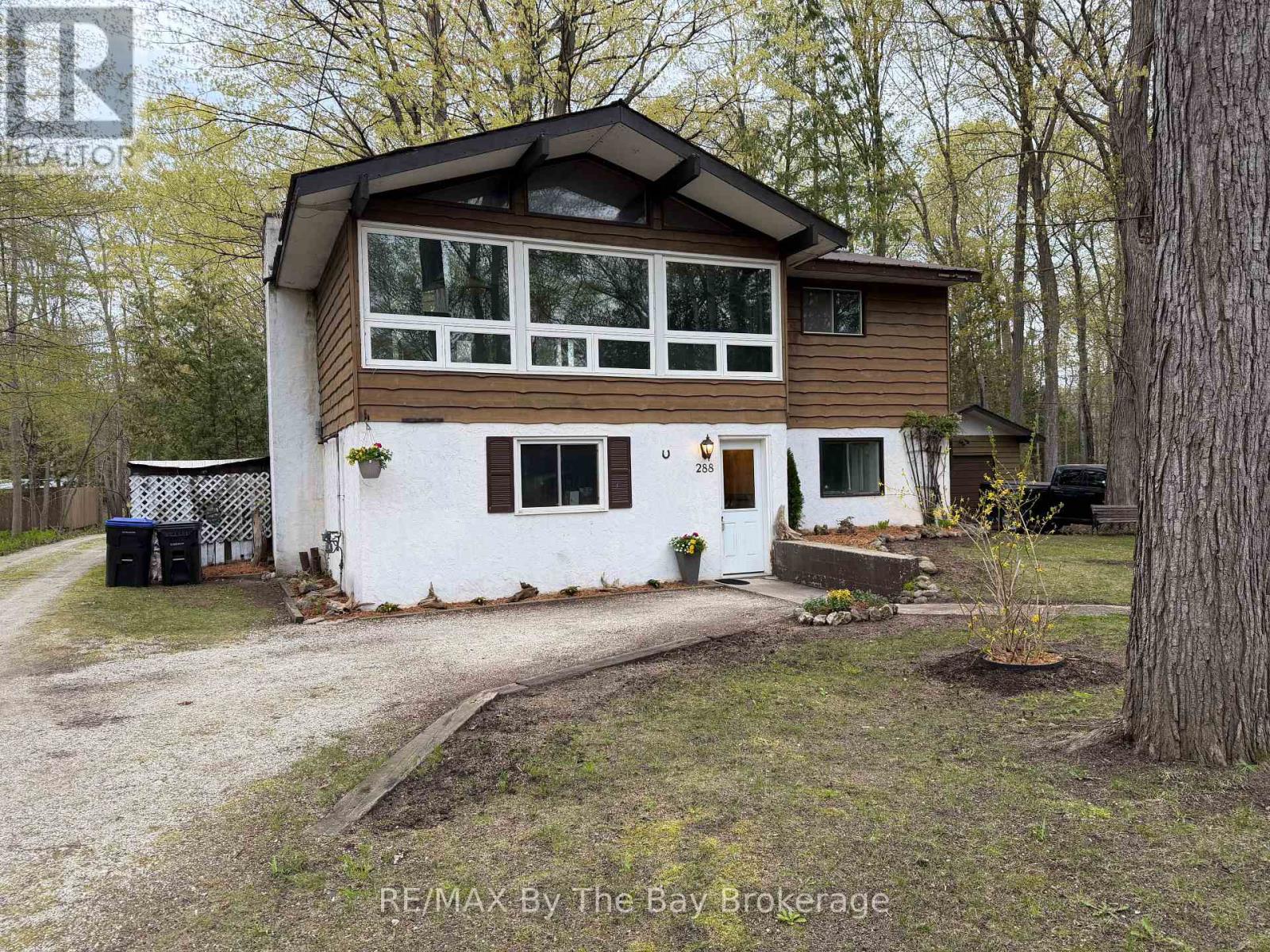 288 Knox Road E, Wasaga Beach, Ontario  L9Z 2T5 - Photo 1 - S13141868