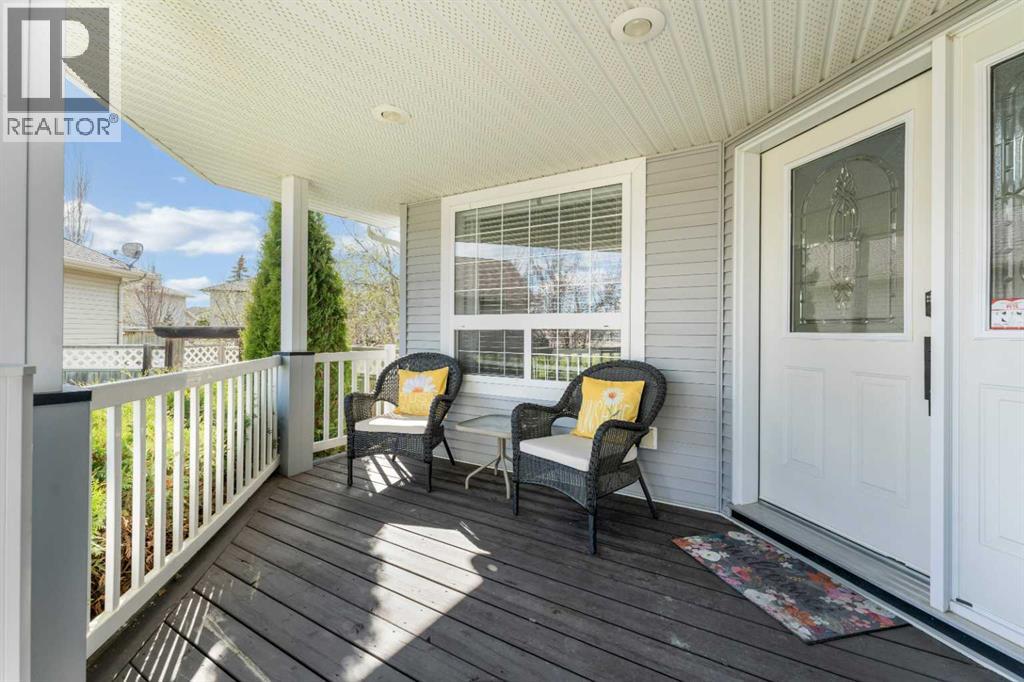 199 Adams Close, Red Deer, Alberta  T4R 3C8 - Photo 4 - A2310995