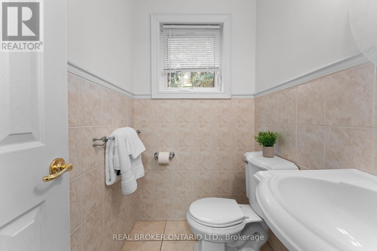 111 Madawaska Avenue, Toronto, Ontario  M2M 2R5 - Photo 16 - C13141790