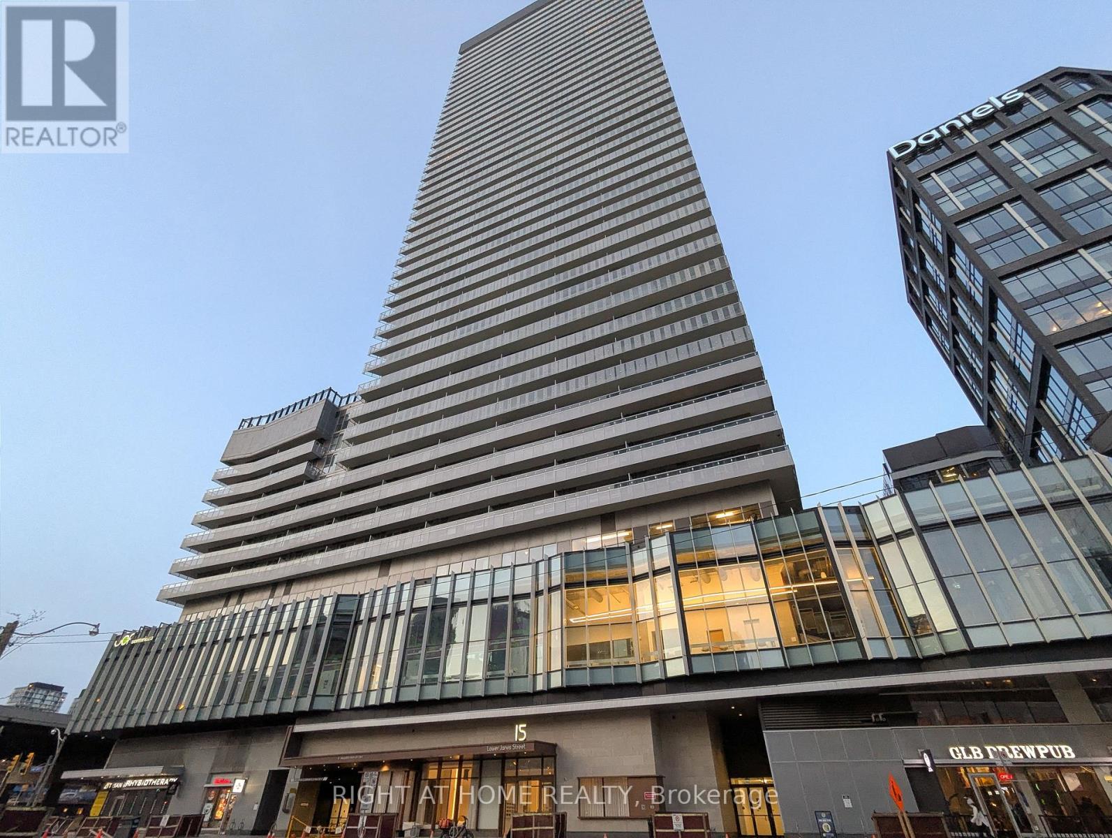 609 - 15 LOWER JARVIS STREET, Toronto, Ontario