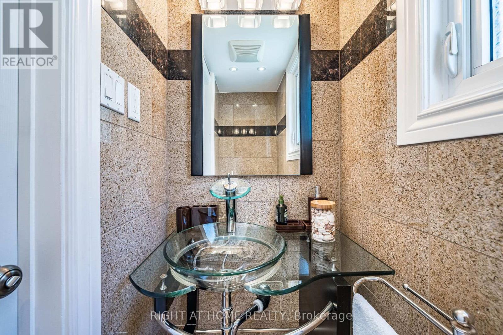141 Dollery Court, Toronto, Ontario  M2R 3N9 - Photo 15 - C13141862