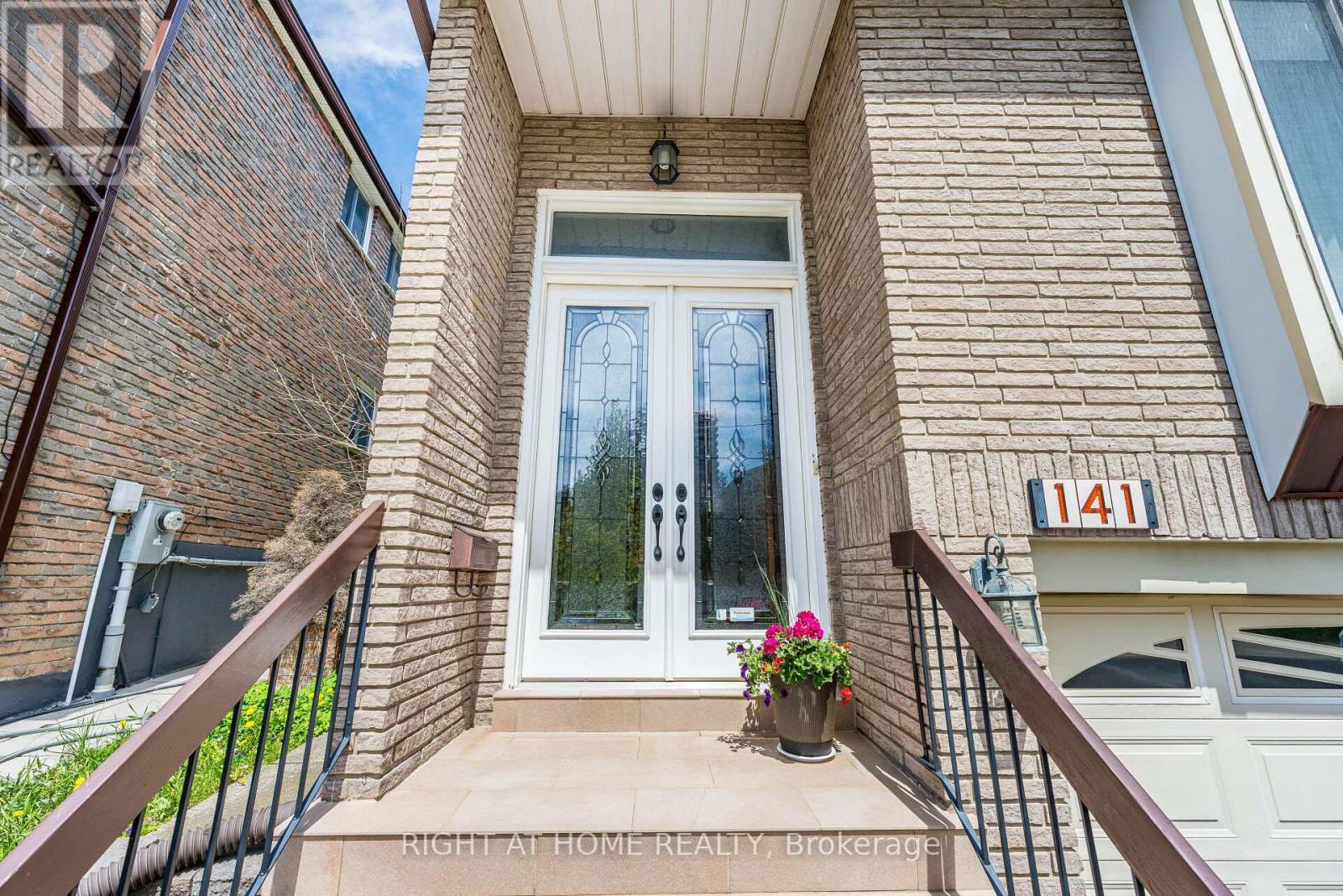 141 Dollery Court, Toronto, Ontario  M2R 3N9 - Photo 2 - C13141862