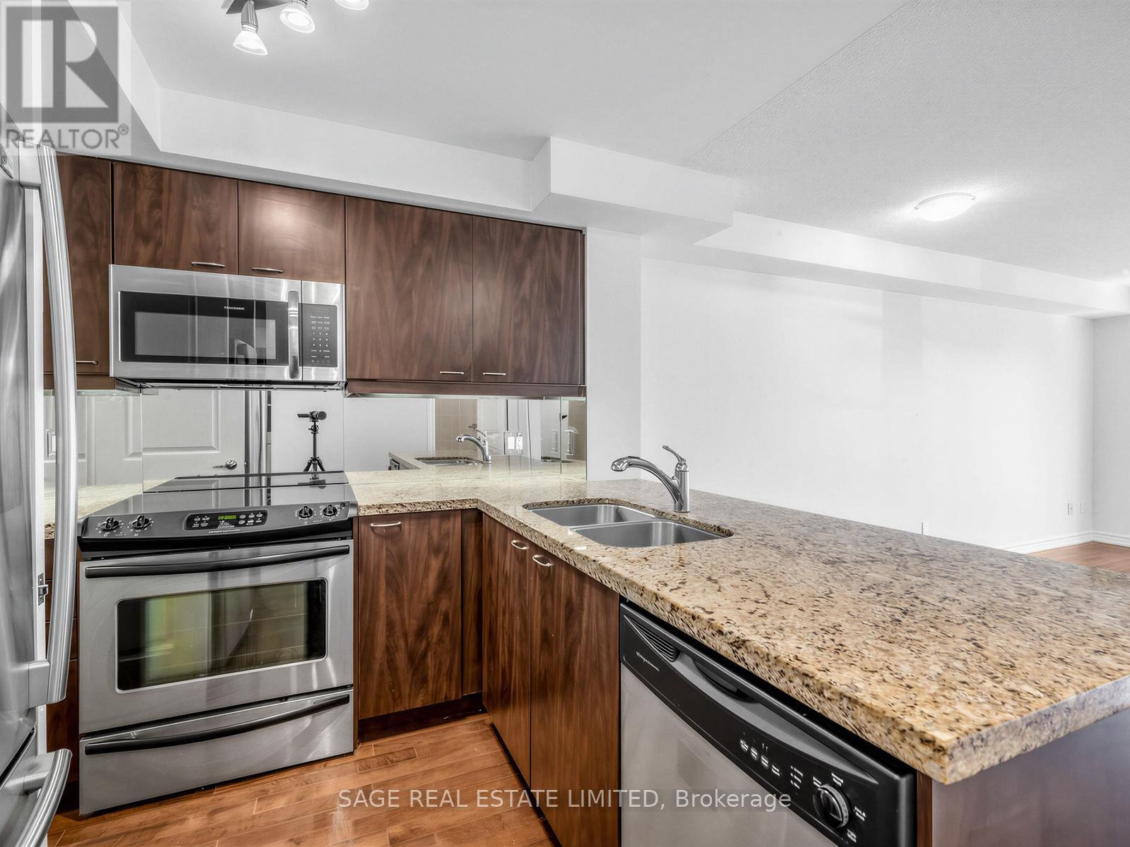 315 - 308 Palmerston Avenue, Toronto, Ontario M6J 3X9 - Photo 7 - C13141900