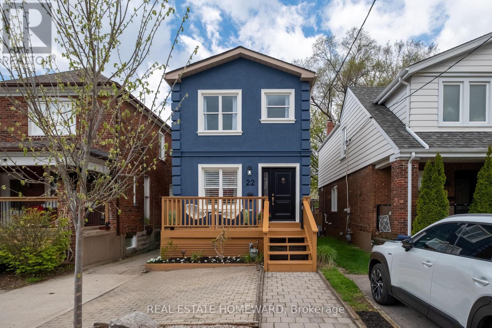 22 Kimbourne Avenue, Toronto, Ontario  M4J 4J2 - Photo 2 - E13141908