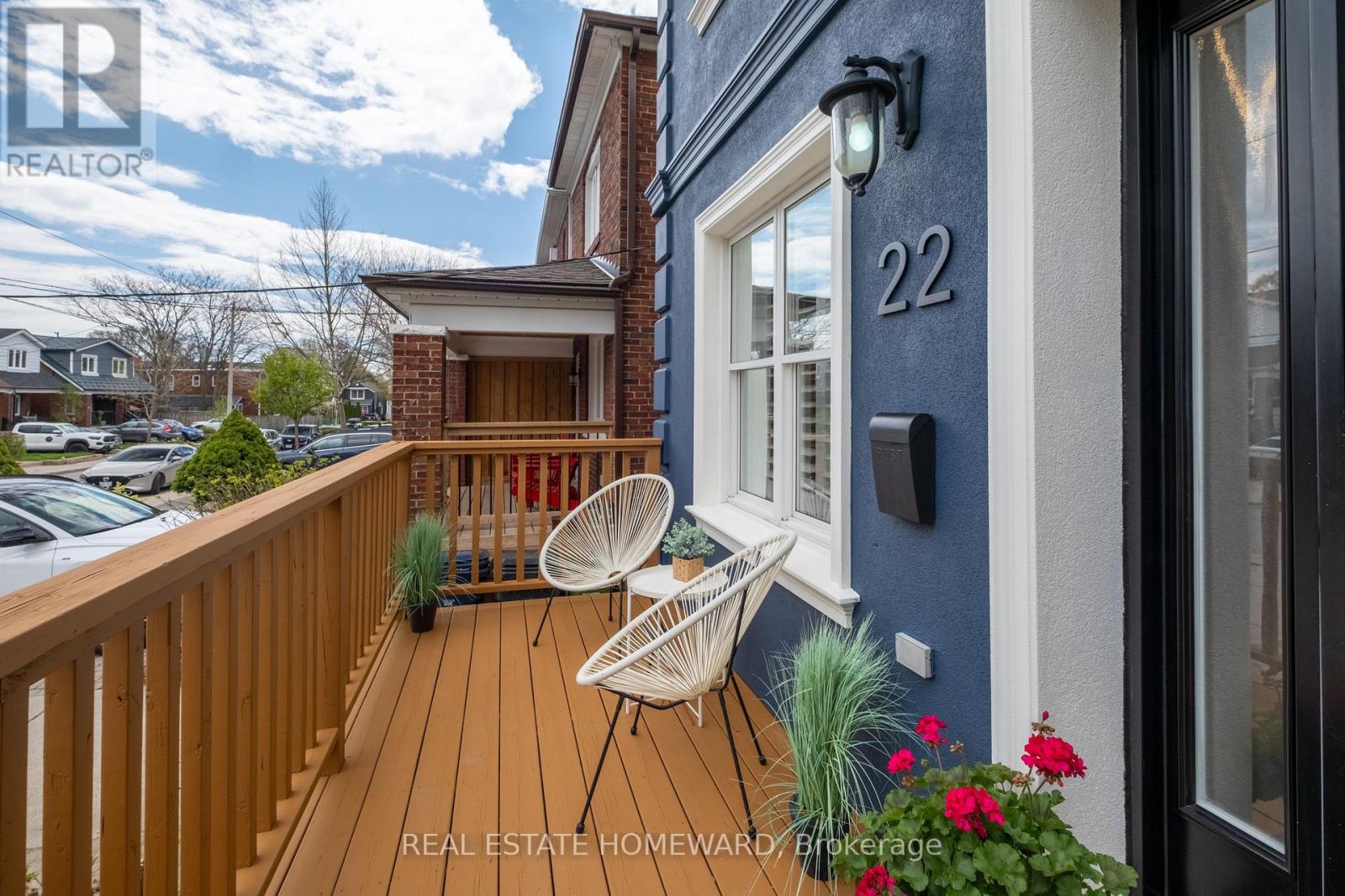 22 Kimbourne Avenue, Toronto, Ontario  M4J 4J2 - Photo 3 - E13141908