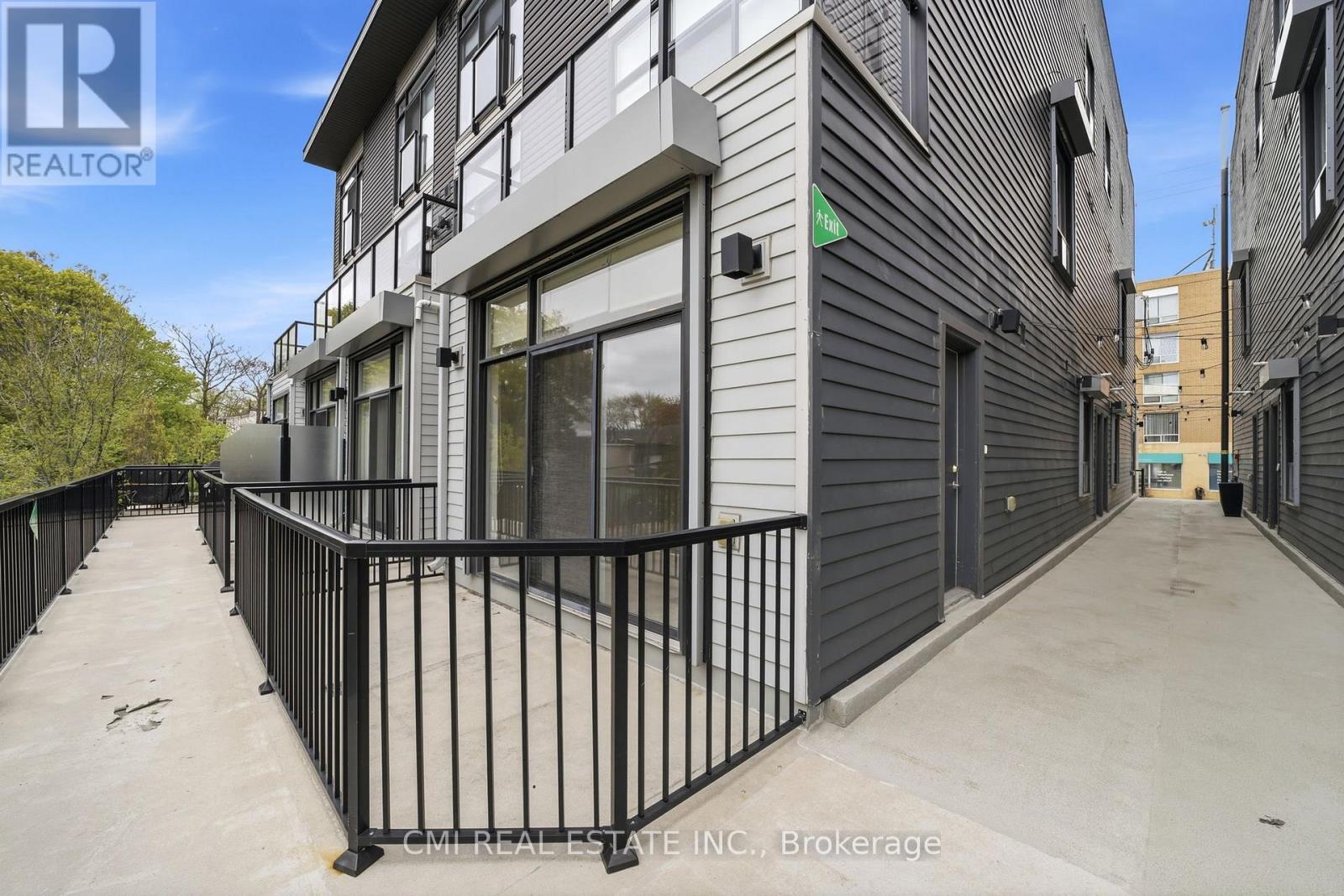 10 - 1321 Gerrard Street E, Toronto, Ontario  M4L 1Y8 - Photo 3 - E12994756