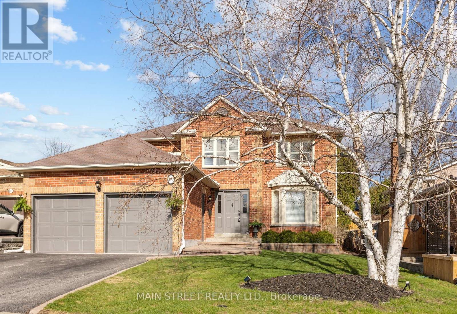 195 BRAMMAR STREET, Newmarket, Ontario
