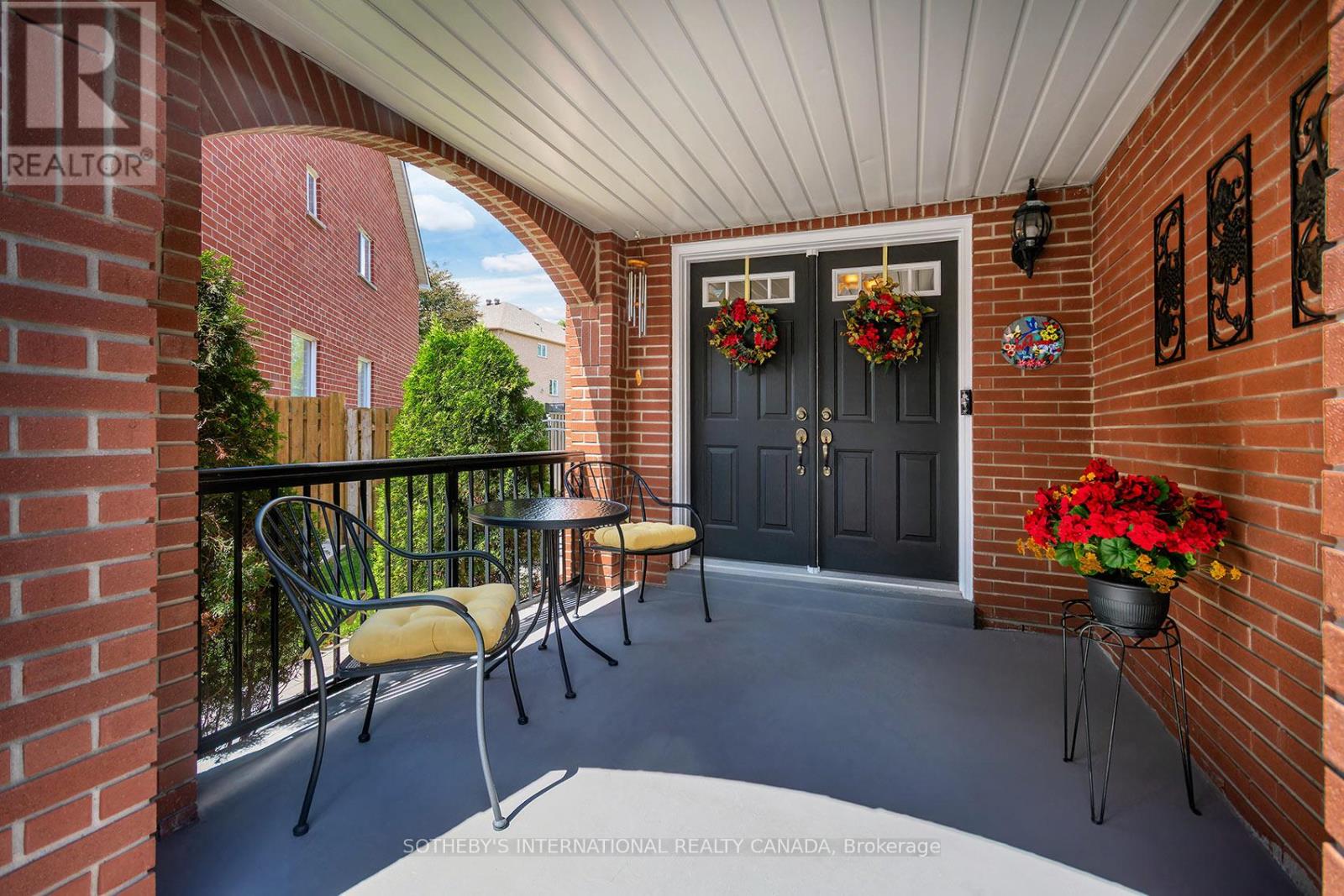 52 Monteith Crescent, Vaughan, Ontario  L6A 3M9 - Photo 2 - N13141904