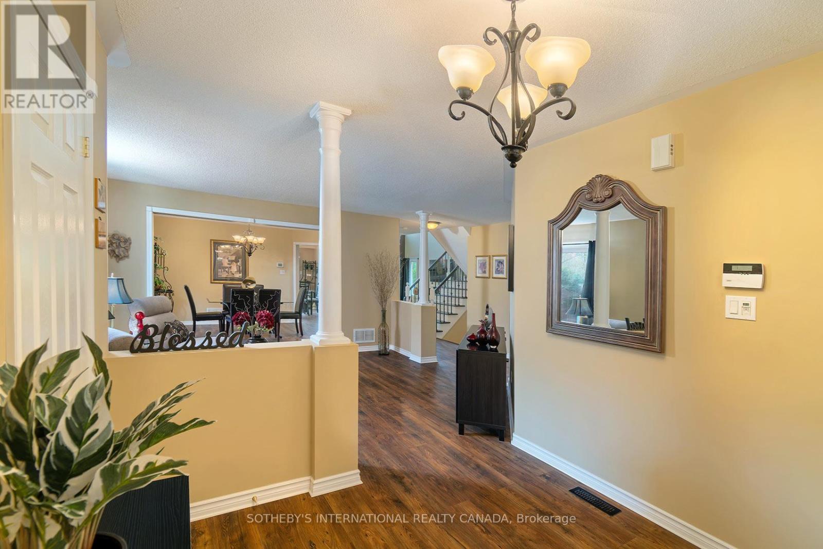 52 Monteith Crescent, Vaughan, Ontario  L6A 3M9 - Photo 4 - N13141904