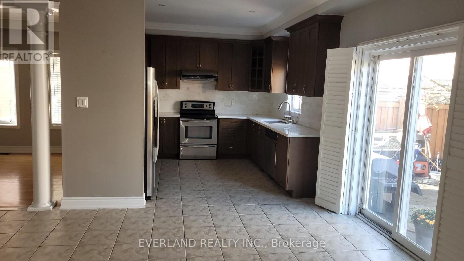 58 Casa Nova Drive, Vaughan, Ontario  L4H 3A1 - Photo 9 - N13141920