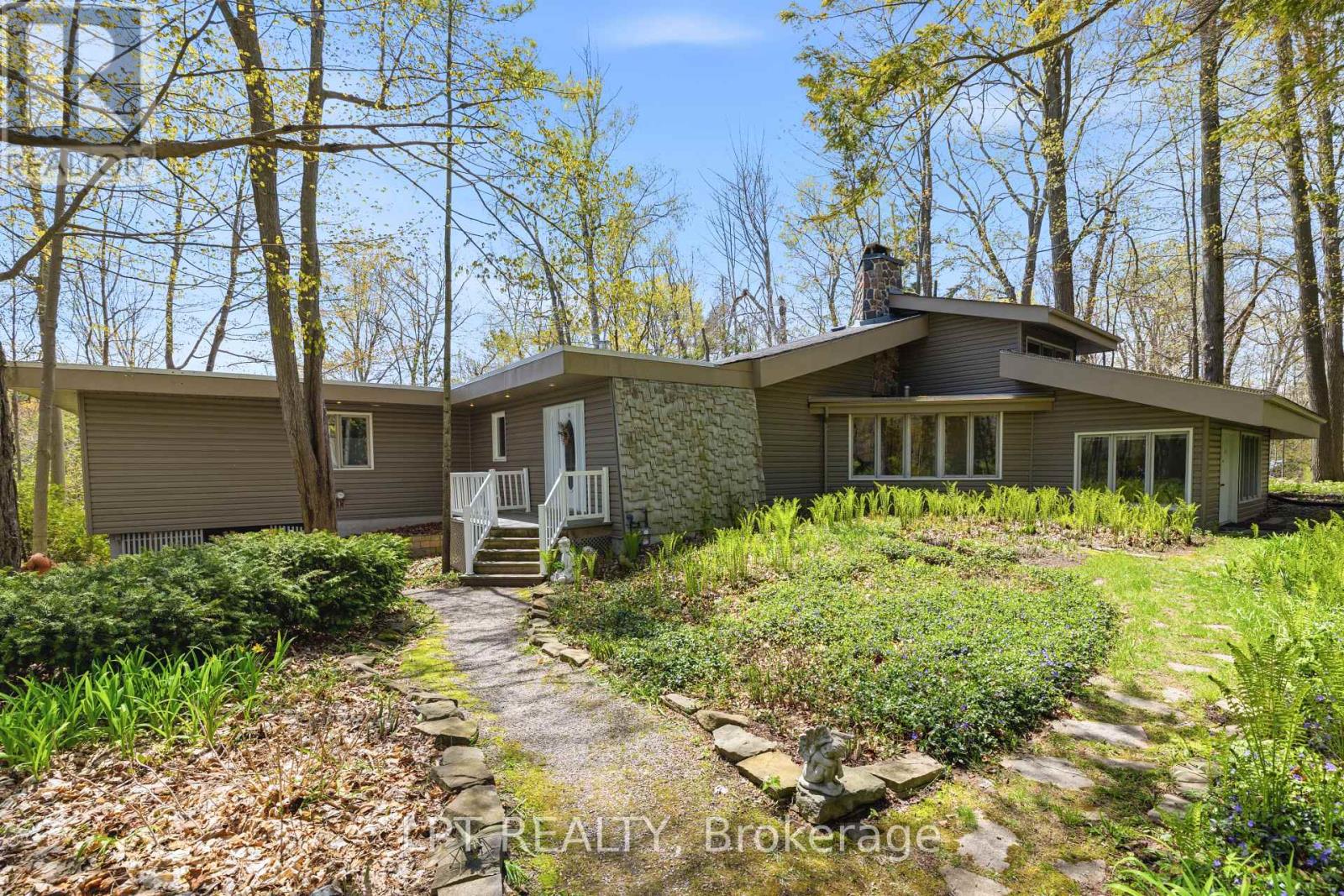 125 Sibbald Crescent, Georgina, Ontario L0E 1R0 - Photo 3 - N13141926