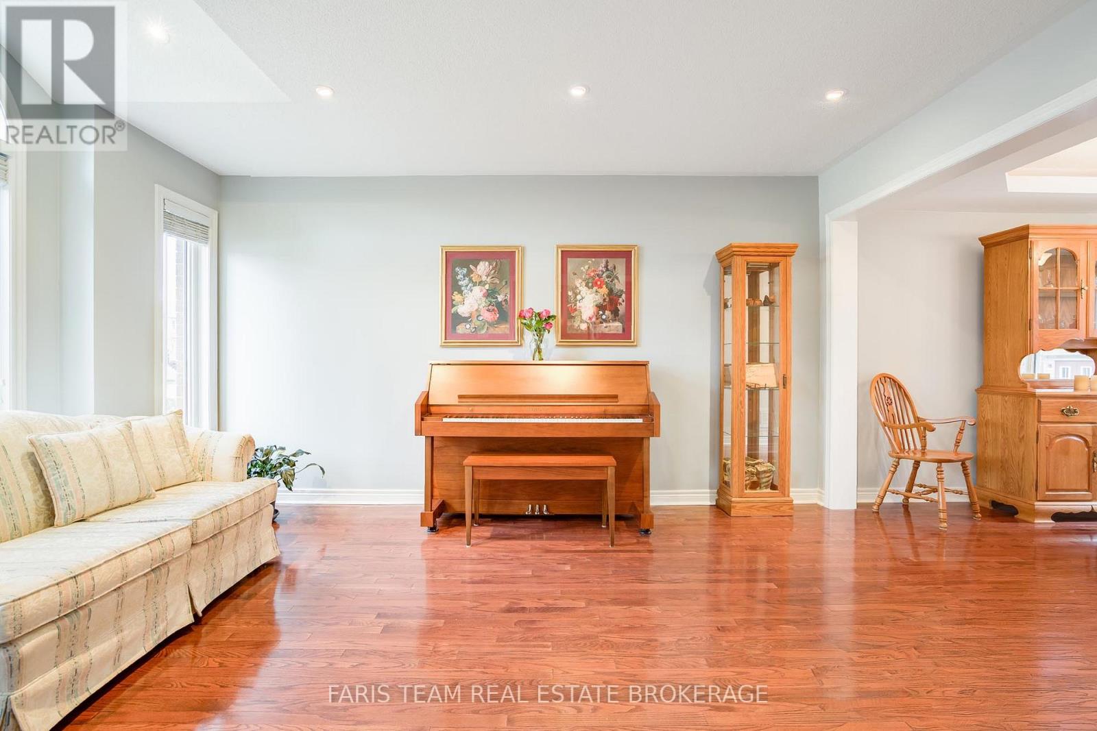 14 Bluewater Trail, Barrie (Bayshore), Ontario  L4N 0G8 - Photo 18 - S13141806