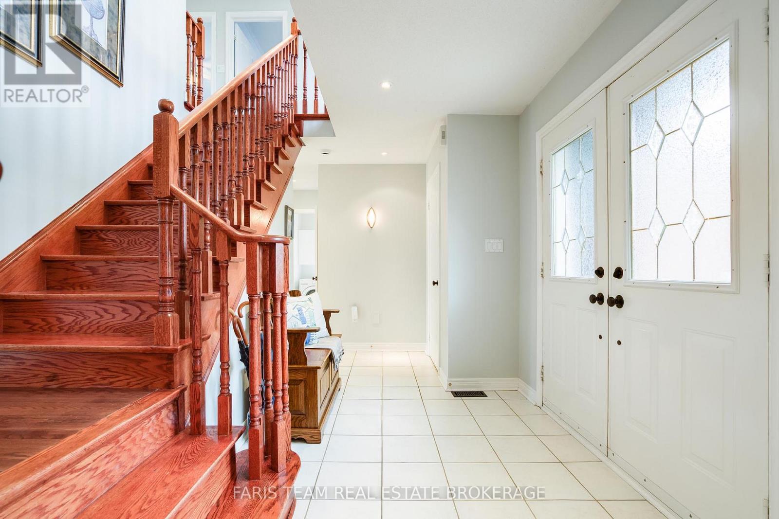 14 Bluewater Trail, Barrie (Bayshore), Ontario  L4N 0G8 - Photo 4 - S13141806