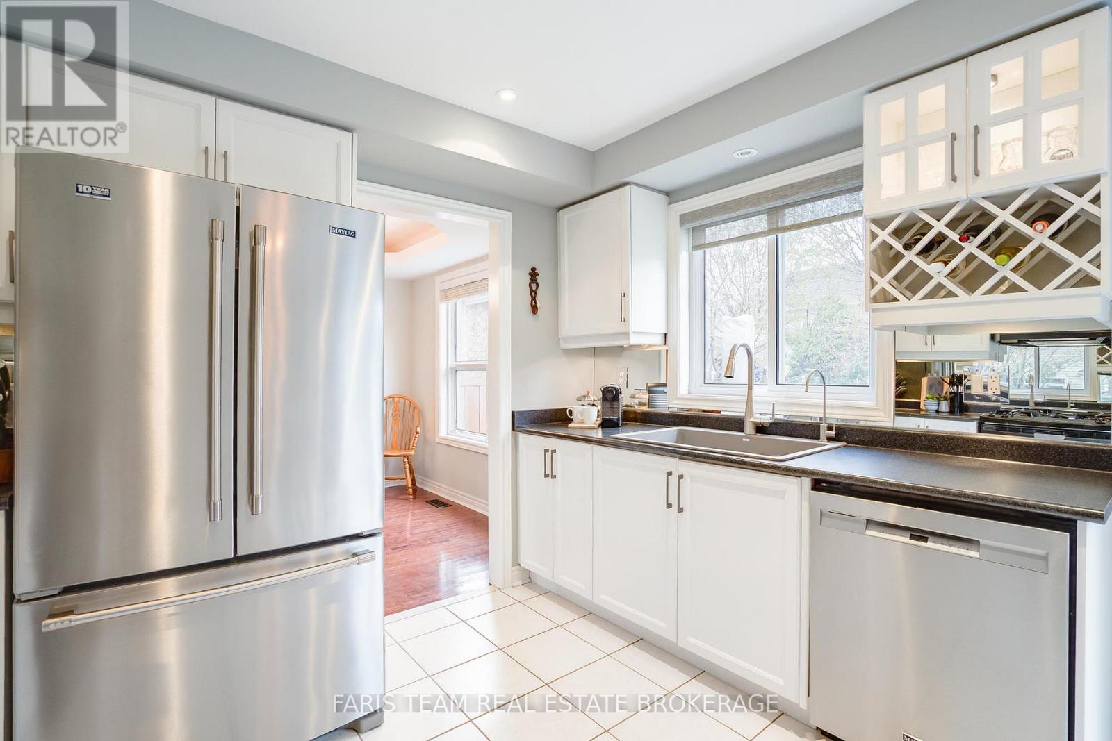 14 Bluewater Trail, Barrie (Bayshore), Ontario  L4N 0G8 - Photo 6 - S13141806