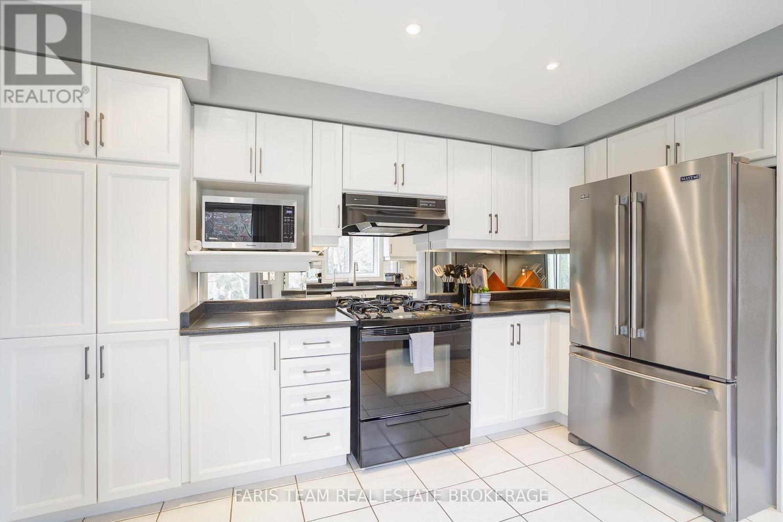 14 Bluewater Trail, Barrie (Bayshore), Ontario  L4N 0G8 - Photo 7 - S13141806