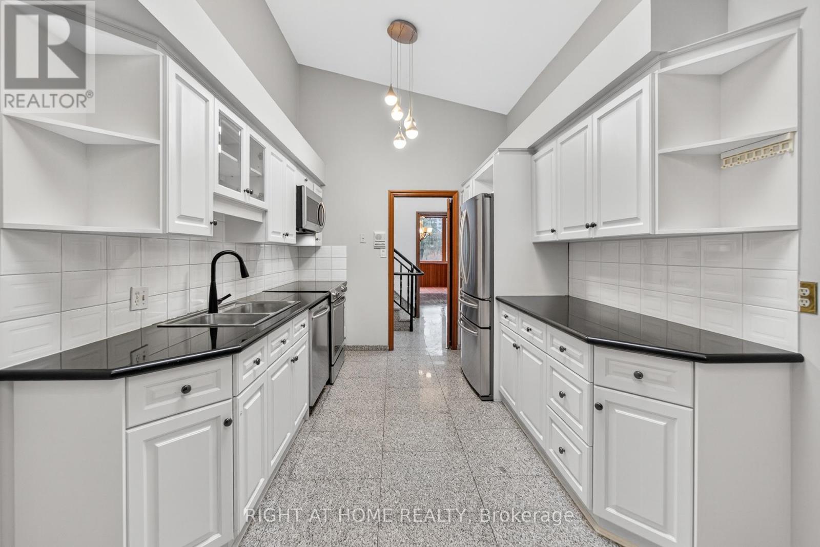 20 Pine Ridge Lane, Brampton, Ontario  L6W 1G6 - Photo 15 - W13141910