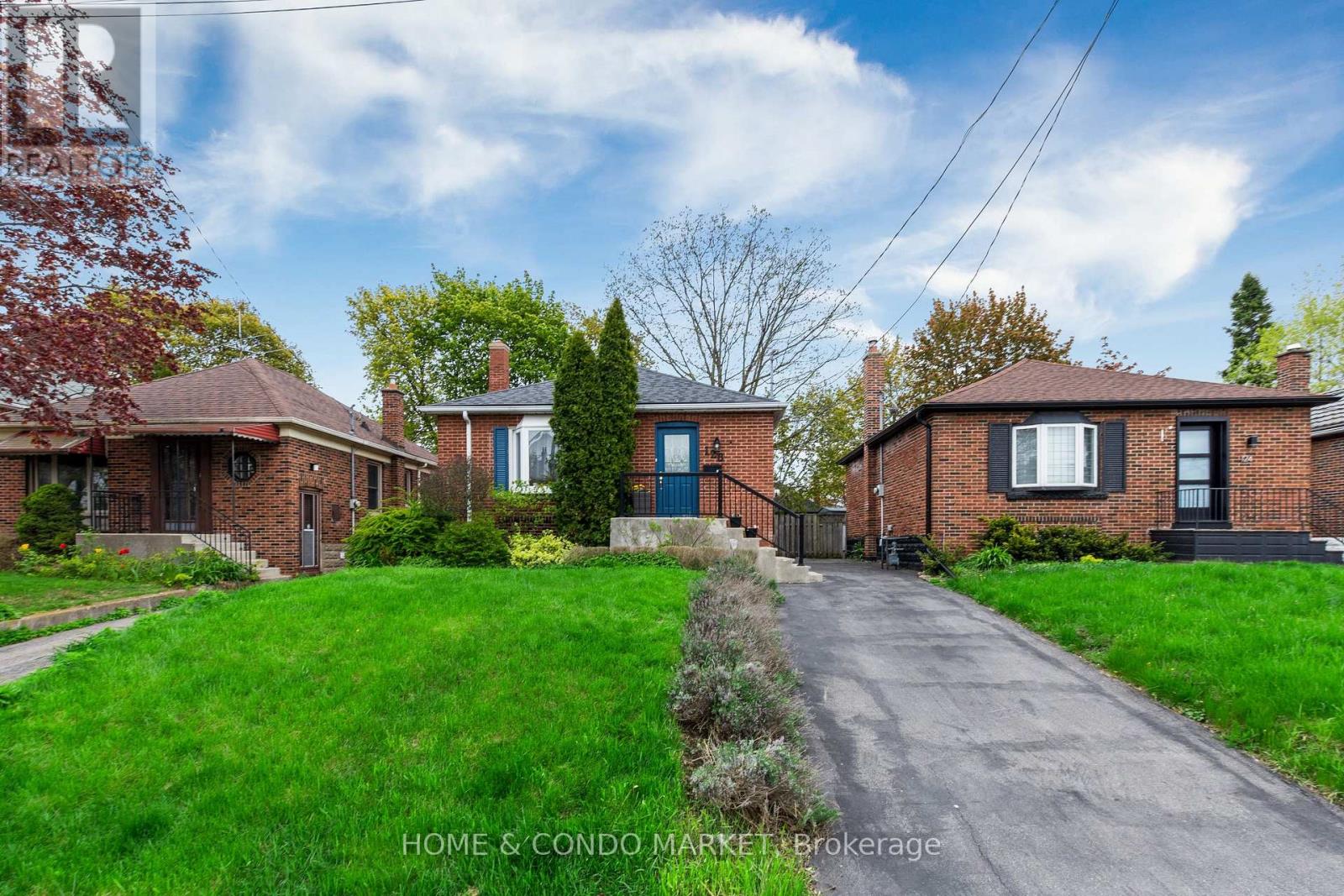 128 Bond Street N, Hamilton, Ontario  L8S 3W5 - Photo 2 - X13141820