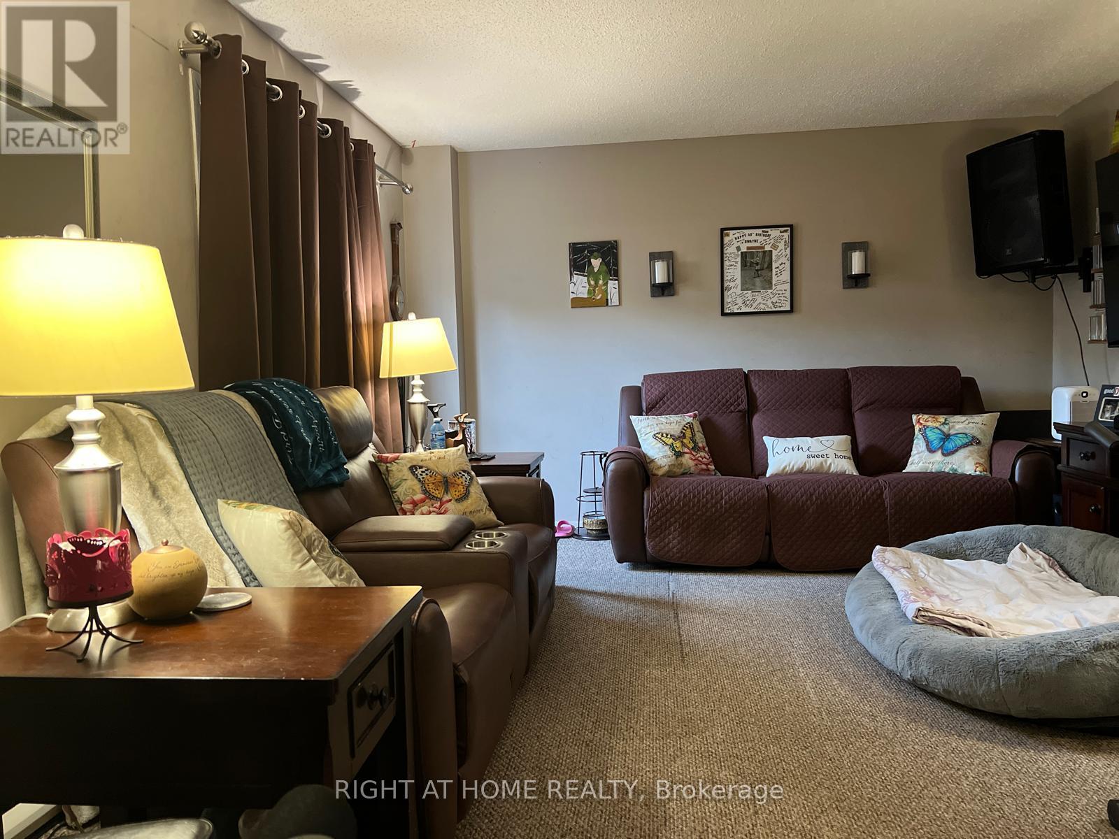81 - 135 Chalmers Street S, Cambridge, Ontario N1R 6M2 - Photo 2 - X13141838