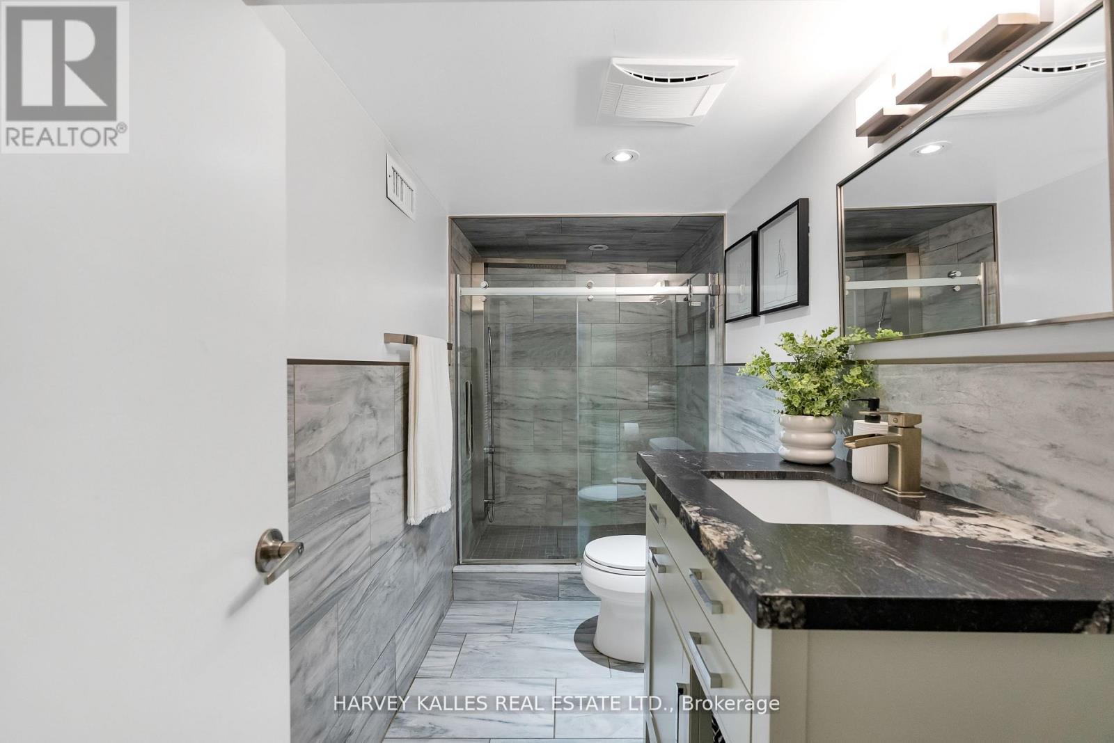 326 Glenholme Avenue, Toronto, Ontario  M6E 3E3 - Photo 39 - C13126444