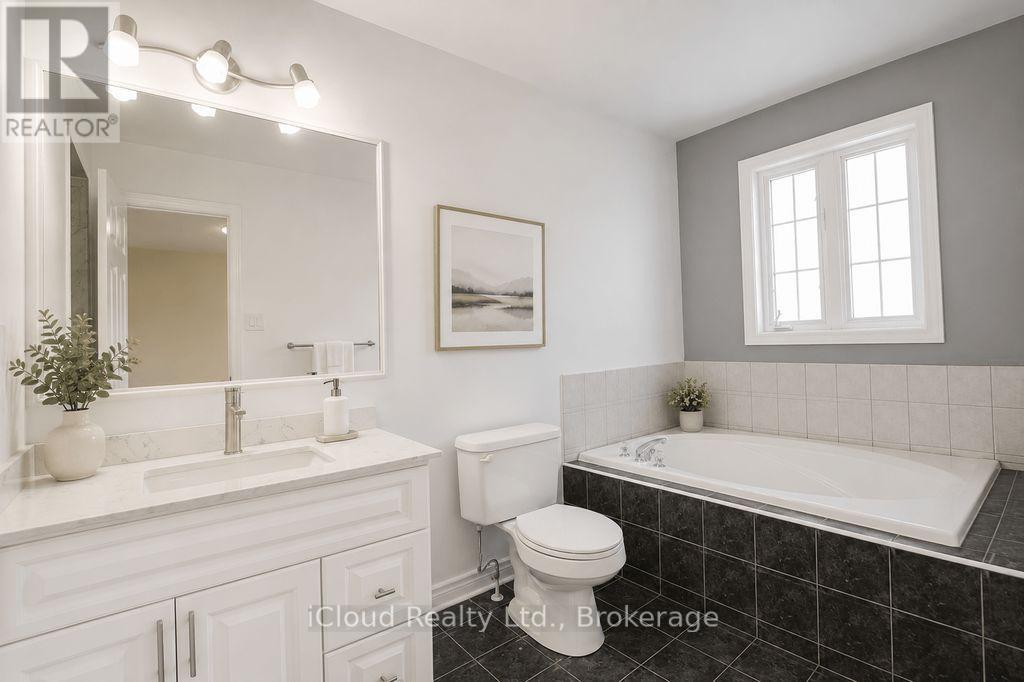 3956 Manatee Way, Mississauga, Ontario  L5M 6P5 - Photo 15 - W12921822