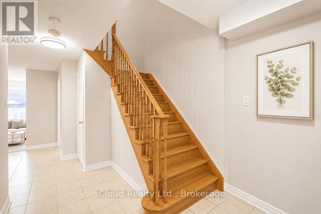3956 Manatee Way, Mississauga, Ontario  L5M 6P5 - Photo 8 - W12921822