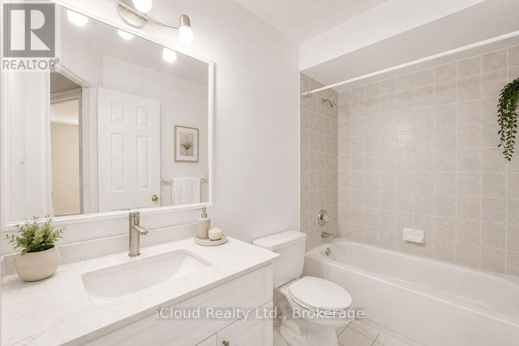 3956 Manatee Way, Mississauga, Ontario  L5M 6P5 - Photo 17 - W12921822